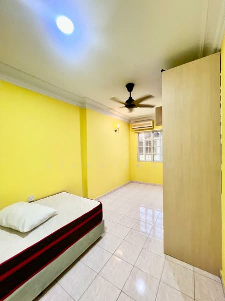 Rumah Teres 2 Tingkat untuk Dijual di Bandar Putra Permai (Seri Kembangan) - Steve Tham - Bedroom - PropertyGuru.com.my