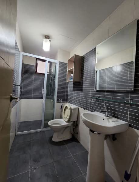 Kondominium untuk Dijual di Savanna Condominium - Yen Lim - Bathroom - PropertyGuru.com.my