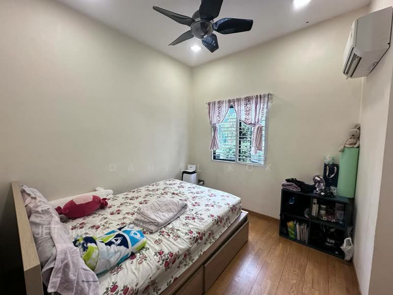 3-storey Terraced House for Sale in Kawasan 8, Taman Sri Gadong (Klang) - Daniel Kok - Bedroom - PropertyGuru.com.my