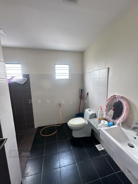 3-storey Terraced House for Sale in Kawasan 8, Taman Sri Gadong (Klang) - Daniel Kok - Bathroom - PropertyGuru.com.my