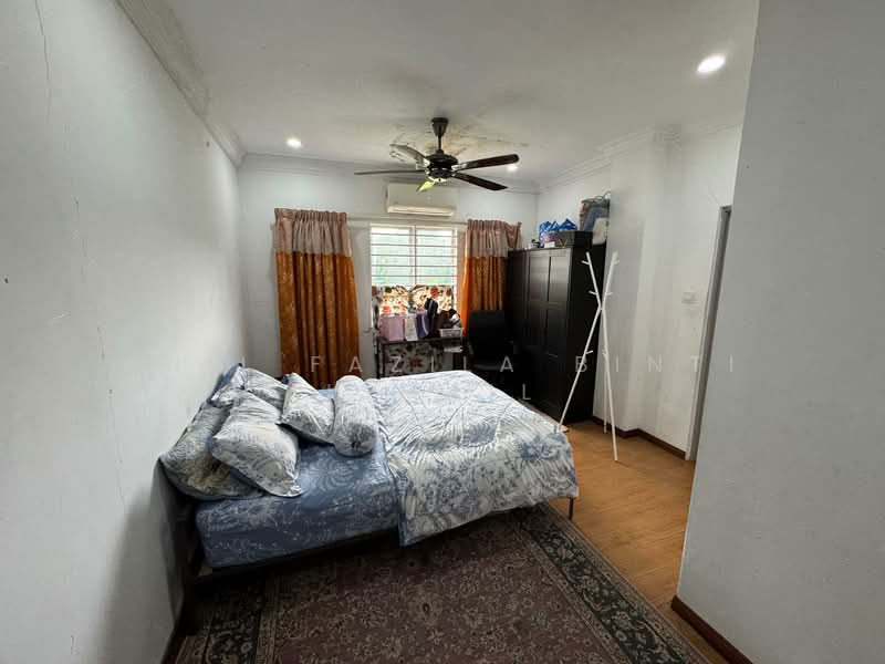 2-storey Terraced House for Sale in Taman Bukit Subang (Shah Alam) - Anil Fazila Binti Ismail - Bedroom - PropertyGuru.com.my
