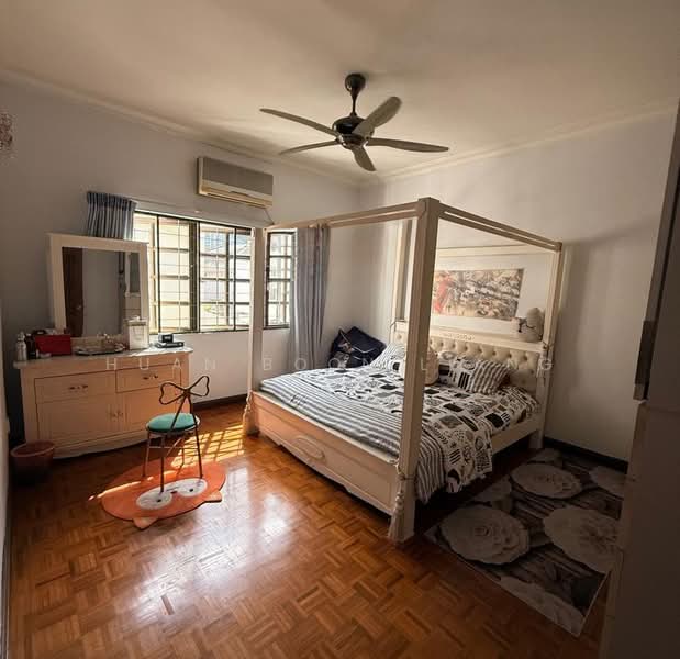 Semi-Detached House for Sale in Jalan Ipoh (Kuala Lumpur) - Huan Boon Liang - Bedroom - PropertyGuru.com.my