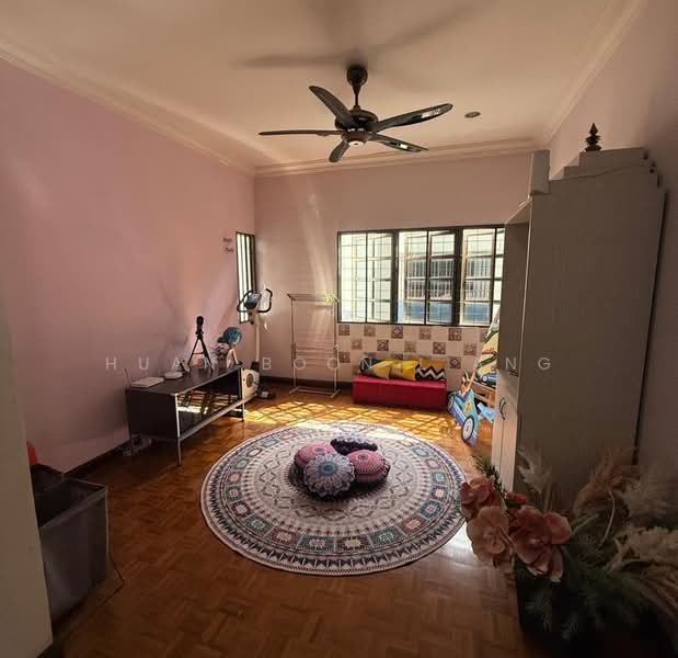 Semi-Detached House for Sale in Jalan Ipoh (Kuala Lumpur) - Huan Boon Liang - Living Room - PropertyGuru.com.my