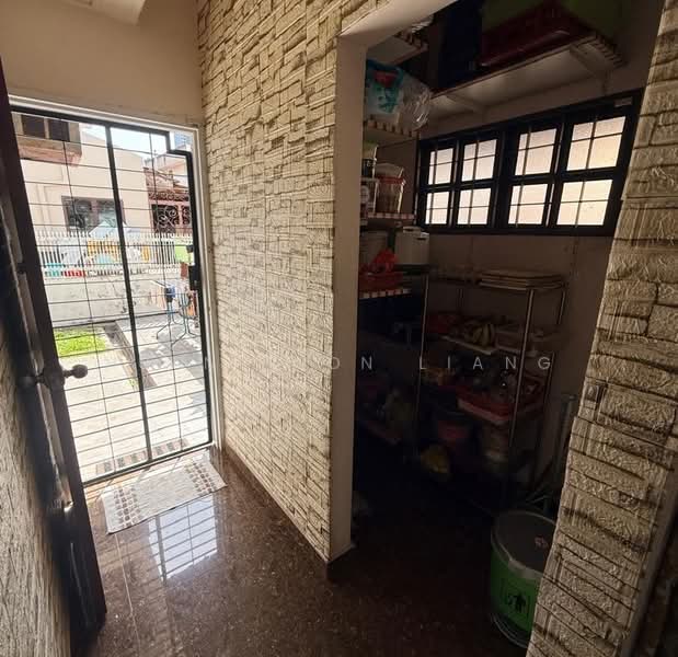 Semi-Detached House for Sale in Jalan Ipoh (Kuala Lumpur) - Huan Boon Liang - Entrance - PropertyGuru.com.my