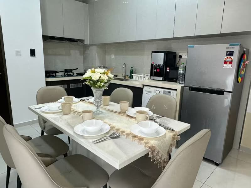 Kondominium untuk Dijual di Amberside @ Country Garden Danga Bay - Bella Tan - Kitchen - PropertyGuru.com.my