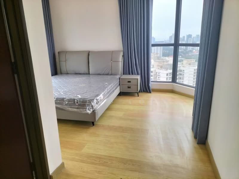 Kondominium untuk Dijual di Bay Laurel @ Country Garden Danga Bay - Sheng Long - Bedroom - PropertyGuru.com.my