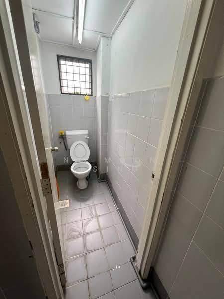 Kedai untuk Disewa di Kepong (Kuala Lumpur) - Ng Moon Tsing - Bathroom - PropertyGuru.com.my
