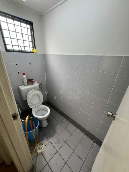 Kedai untuk Disewa di Kepong (Kuala Lumpur) - Ng Moon Tsing - Bathroom - PropertyGuru.com.my
