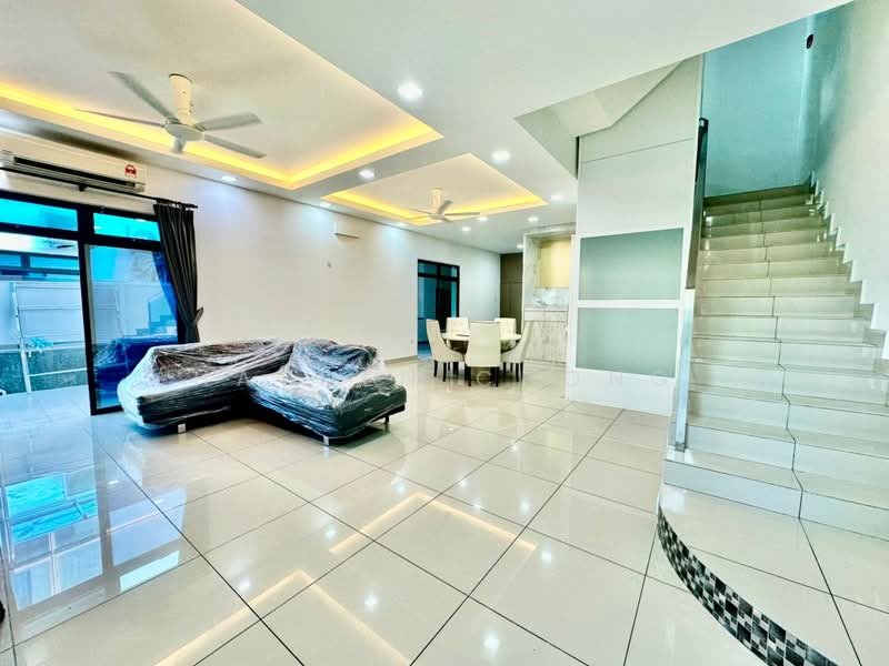 Cluster House for Sale in Taman Mutiara Mas (Skudai) - Hayden Chong - Living Room - PropertyGuru.com.my