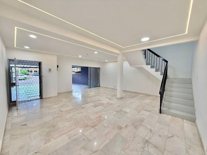 Taman Sri Kluang untuk Untuk Dijual - RM 318,000, Apr 2026 - Living Room - PropertyGuru.com.my