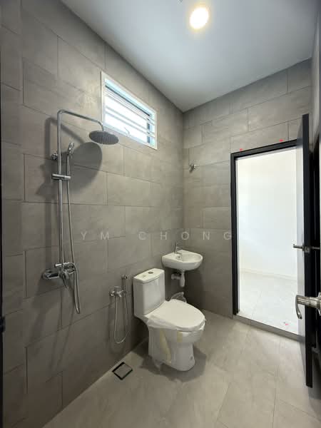 Terraced House for Rent in Bukit Beruang (Bukit Baru) - YM Chong - Bathroom - PropertyGuru.com.my