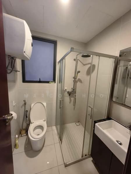 Condominium for Rent at Lovell @ Country Garden Danga Bay - Marco Choo - Bathroom - PropertyGuru.com.my