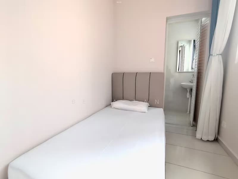 Condominium for Sale at Bay Point @ Country Garden Danga Bay - Bella Tan - Bedroom - PropertyGuru.com.my