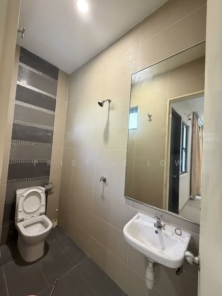 3-storey Terraced House for Rent in Seri Kembangan (Selangor) - Pristine Low - Bathroom - PropertyGuru.com.my