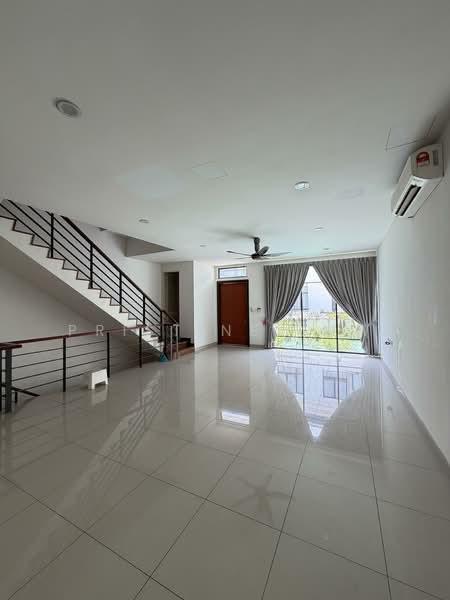 3-storey Terraced House for Rent in Seri Kembangan (Selangor) - Pristine Low - Living Room - PropertyGuru.com.my