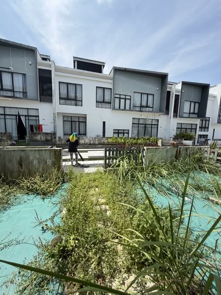 3-storey Terraced House for Rent in Seri Kembangan (Selangor) - Pristine Low - Exterior - PropertyGuru.com.my