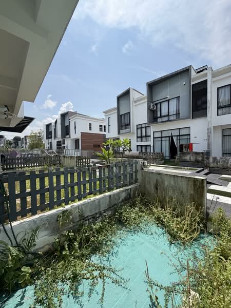 3-storey Terraced House for Rent in Seri Kembangan (Selangor) - Pristine Low - Exterior - PropertyGuru.com.my