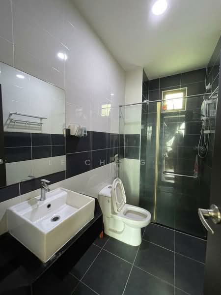 Service Residence for Rent at D'Inspire Residence (Inspira Bestari) - Le Ching . - Bathroom - PropertyGuru.com.my