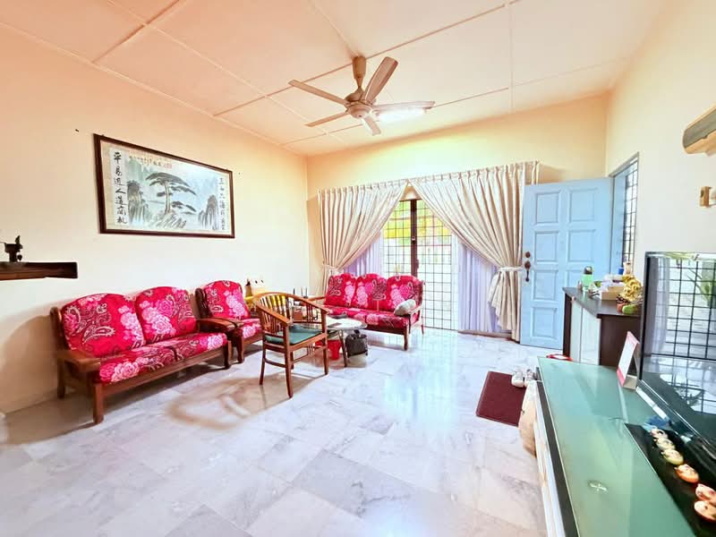 Bungalow for Sale in Kluang (Johor) - May Tan - Living Room - PropertyGuru.com.my