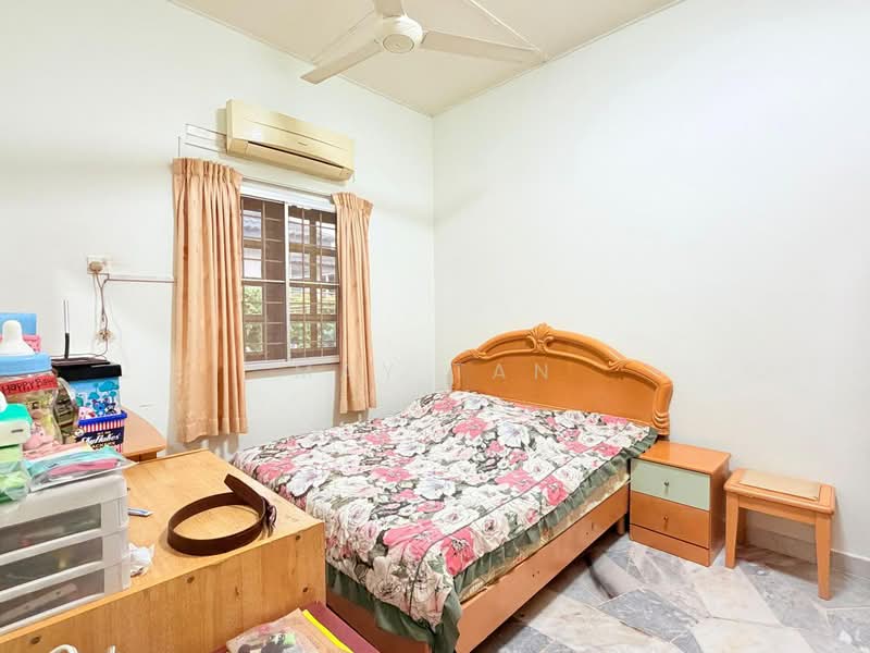 Bungalow for Sale in Kluang (Johor) - May Tan - Bedroom - PropertyGuru.com.my