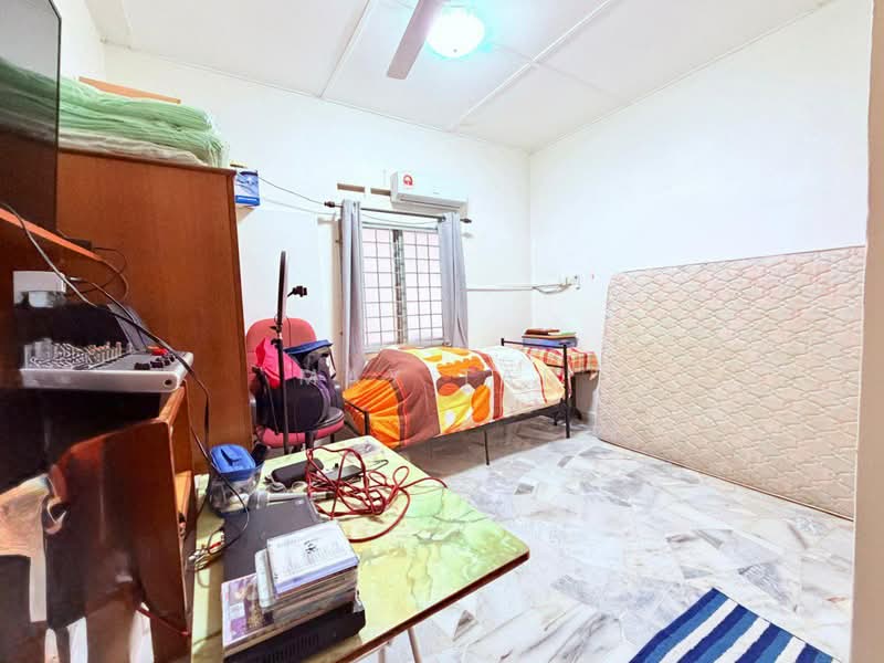 Bungalow for Sale in Kluang (Johor) - May Tan - Bedroom - PropertyGuru.com.my