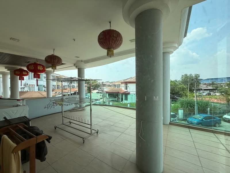 Semi-Detached House for Sale in Klang (Selangor) - Calvin Lim - Balcony - PropertyGuru.com.my