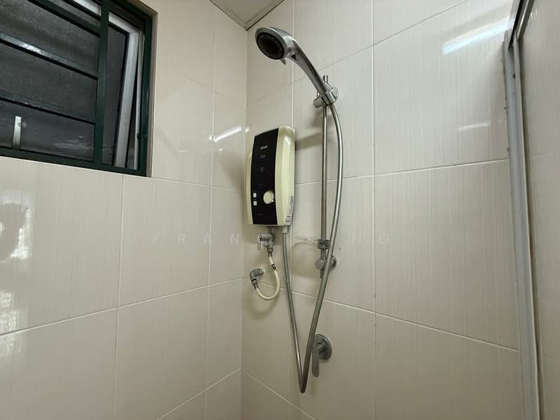 Servis Apartment untuk Disewa di OUG Parklane - Francis Ng - Bathroom - PropertyGuru.com.my