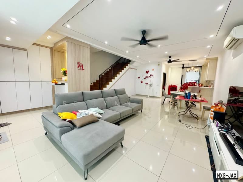 Bandar Bukit Raja : Adira - 1