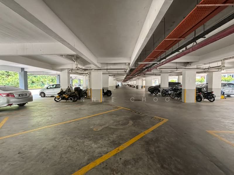 Pangsapuri untuk Dijual di Puncak Baiduri Apartment - Connie Choo - Car Park - PropertyGuru.com.my