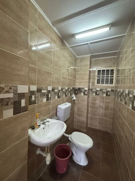 Pangsapuri untuk Dijual di Puncak Baiduri Apartment - Connie Choo - Bathroom - PropertyGuru.com.my