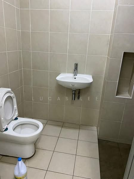 Condominium for Rent at PARC Regency (Residensi Masai) - Lucas Lee - Bathroom - PropertyGuru.com.my