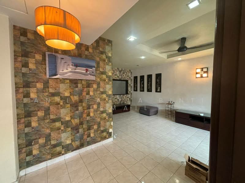 Rumah Teres 2 Tingkat untuk Dijual di Taman Bukit Subang (Shah Alam) - Anil Fazila Binti Ismail - PropertyGuru.com.my