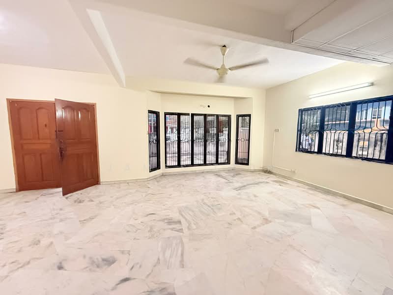 2-storey Terraced House for Sale in Taman Sentosa Perdana (Klang) - James Teoh - Living Room - PropertyGuru.com.my