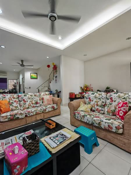 2-storey Terraced House for Sale in Setia Indah (Setia Alam) - Daniel Kok - Living Room - PropertyGuru.com.my