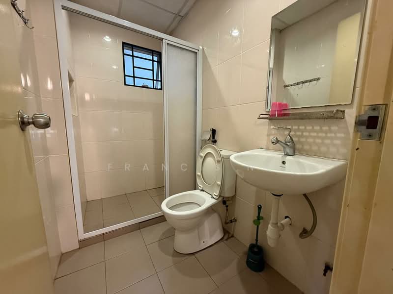 Servis Apartment untuk Disewa di OUG Parklane - Francis Ng - Bathroom - PropertyGuru.com.my