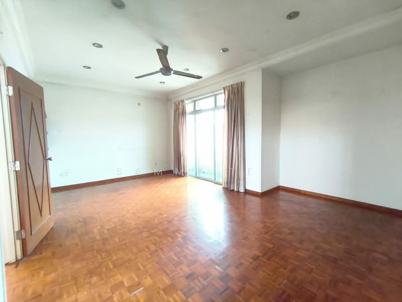 1.5-storey Terraced House for Sale in Taman Gaya (Ulu Tiram) - SAMMY TEO - Living Room - PropertyGuru.com.my