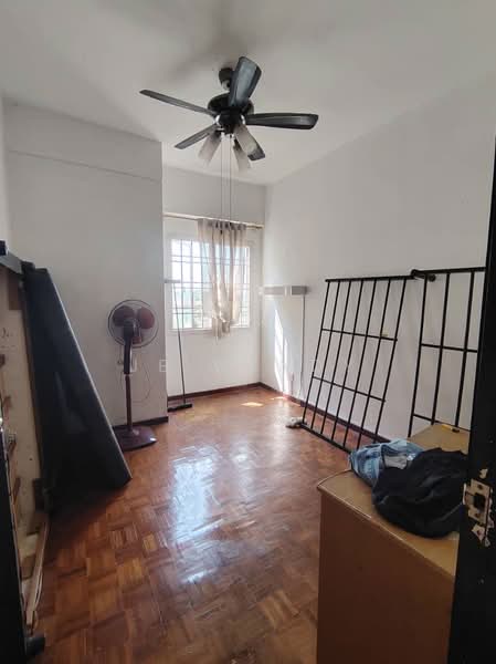 Pangsapuri untuk Dijual di Putri Ria Apartment - JB Wendy - Bedroom - PropertyGuru.com.my