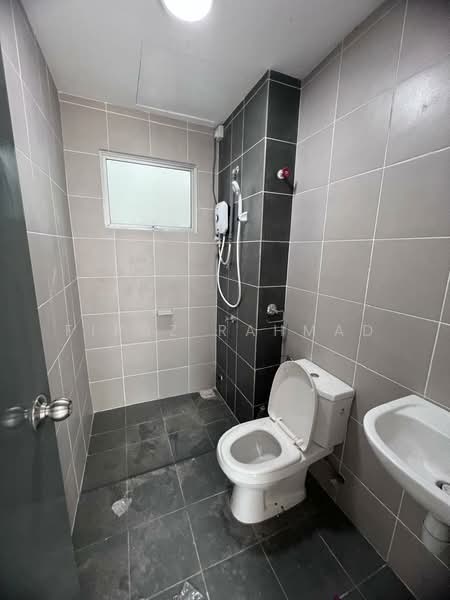 Rumah Bandar untuk Dijual di Dengkil (Selangor) - Firuz Rahmad - Bathroom - PropertyGuru.com.my