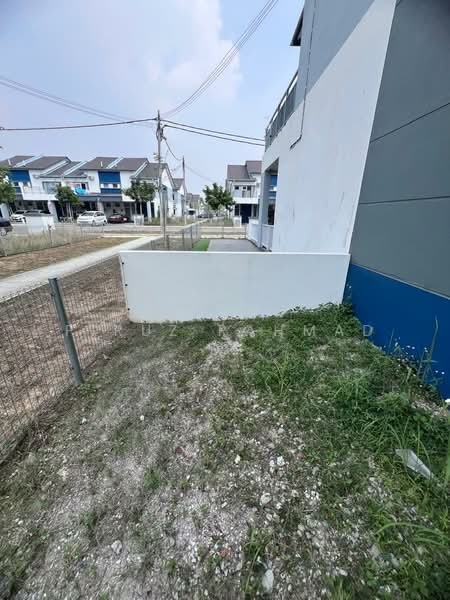 Rumah Bandar untuk Dijual di Dengkil (Selangor) - Firuz Rahmad - Exterior - PropertyGuru.com.my