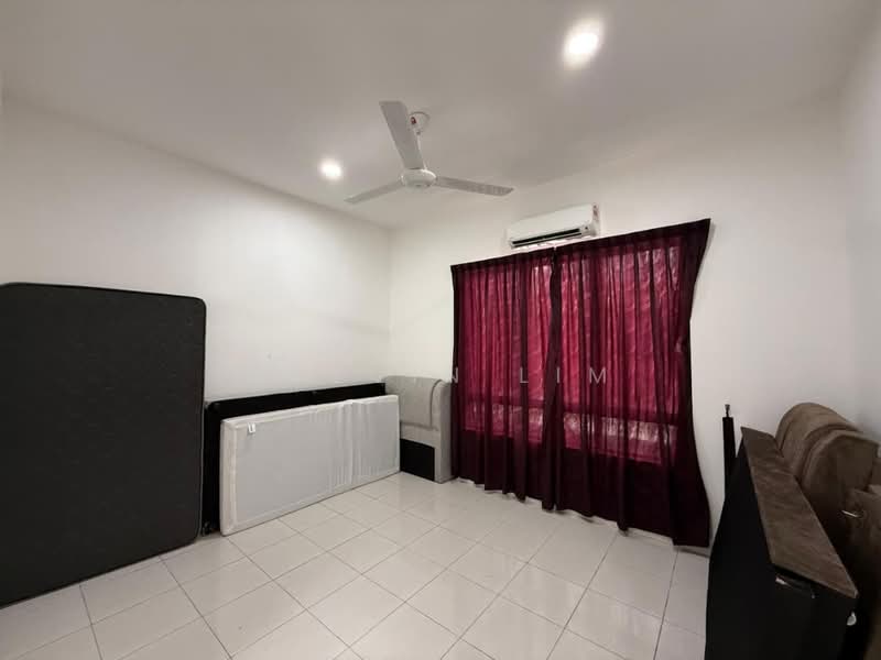 2-storey Terraced House for Rent in Setia Utama (Setia Alam) - Calvin Lim - Living Room - PropertyGuru.com.my