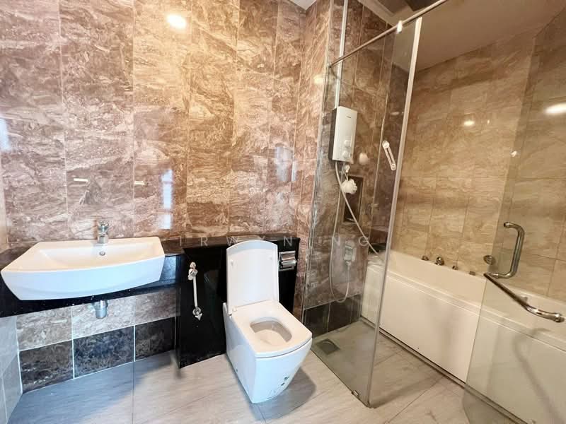 Service Residence for Rent at Paragon Suites @ CIQ - Irwyn Ng - Bathroom - PropertyGuru.com.my