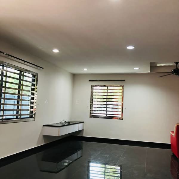 Taman Timor Skudai untuk Untuk Dijual - RM 850,000, Apr 2026 - Living Room - PropertyGuru.com.my