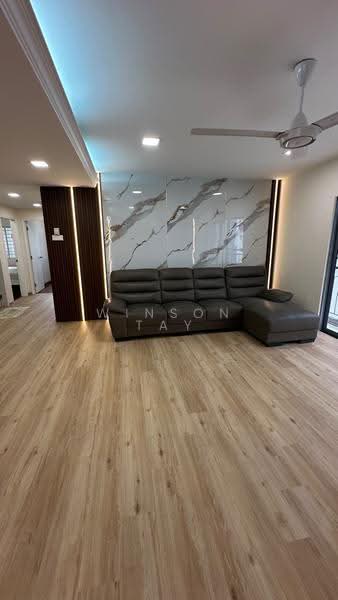 Kondominium untuk Dijual di Menara Bukit Ceylon - Winson Tay - Living Room - PropertyGuru.com.my