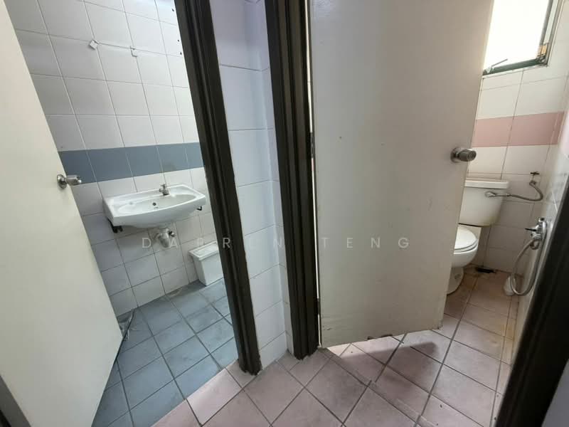Shop / Office for Rent in Usj 9 (Subang Jaya) - Darren Teng - Bathroom - PropertyGuru.com.my