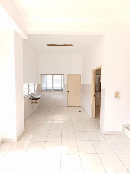 2-storey Terraced House for Sale in Setia Indah (Setia Alam) - Daniel Kok - Kitchen - PropertyGuru.com.my