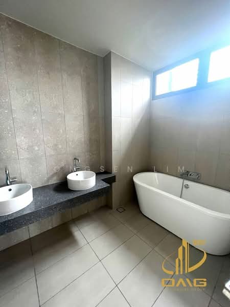 Semi-Detached House for Sale in Eco Sanctuary (Telok Panglima Garang) - Yongsen Lim - Bathroom - PropertyGuru.com.my