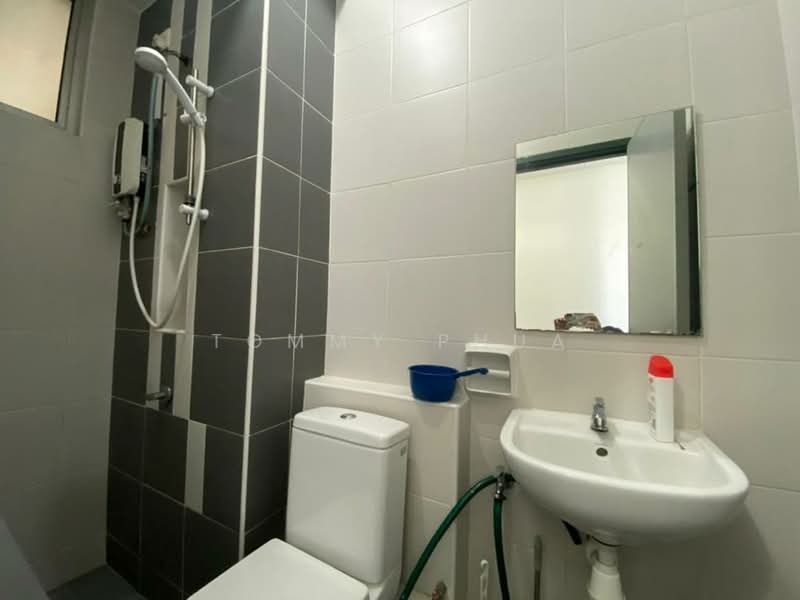 Servis Apartment untuk Dijual di D'Ambience Residences (Pangsapuri Ikatan Flora) - Tommy Phua - Bathroom - PropertyGuru.com.my