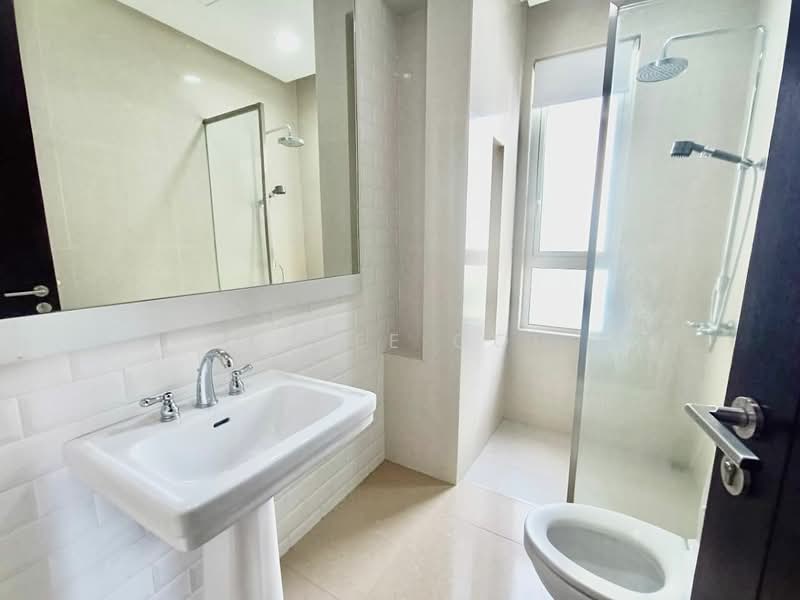 Kondominium untuk Dijual di Quayside Seafront Resort Condominiums - Quvee Ooi - Bathroom - PropertyGuru.com.my