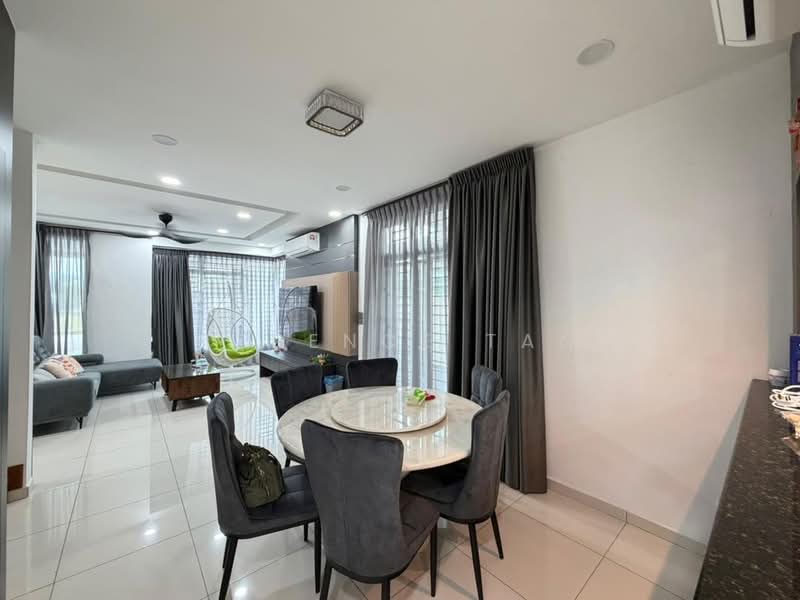 Cluster House for Sale in Bukit Indah (Iskandar Puteri (Nusajaya)) - Terence Tan - Living Room - PropertyGuru.com.my