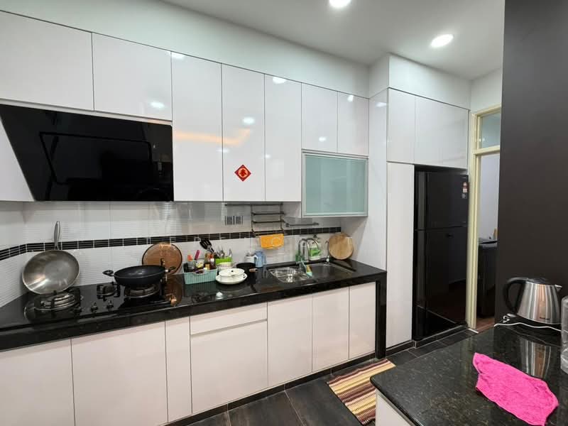 Cluster House for Sale in Bukit Indah (Iskandar Puteri (Nusajaya)) - Terence Tan - Kitchen - PropertyGuru.com.my